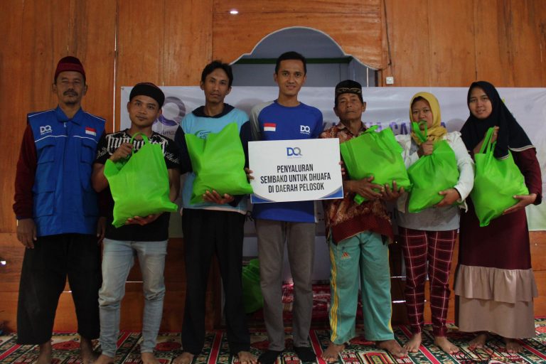 Penyaluran Sembako Untuk Dhuafa Di Daerah Pelosok Mojokerto