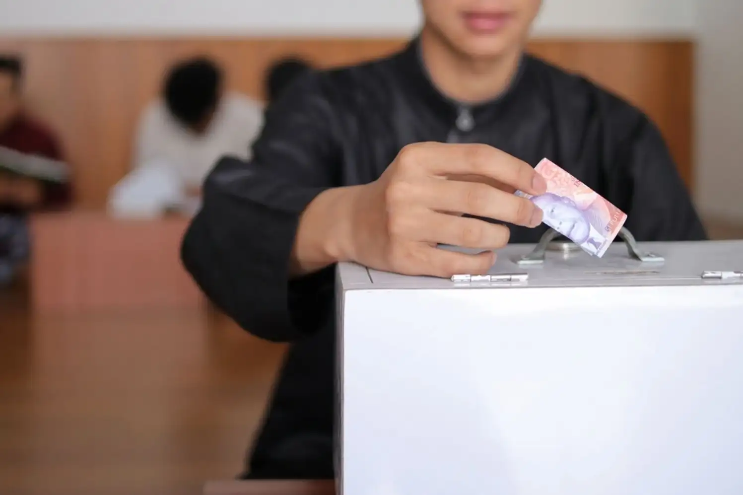 10 Keutamaan Sedekah dalam Islam, Lengkap dengan Dalil Al-Qur’an & Hadits