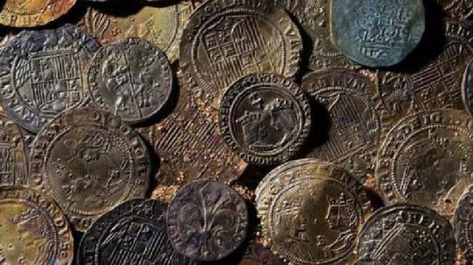 Ilustrasi kekayaan berupa tembaga berwarna cokelat kemerahan dengan kilau metalik alami.