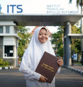 Chika Santri Penerima Beasiswa DQ