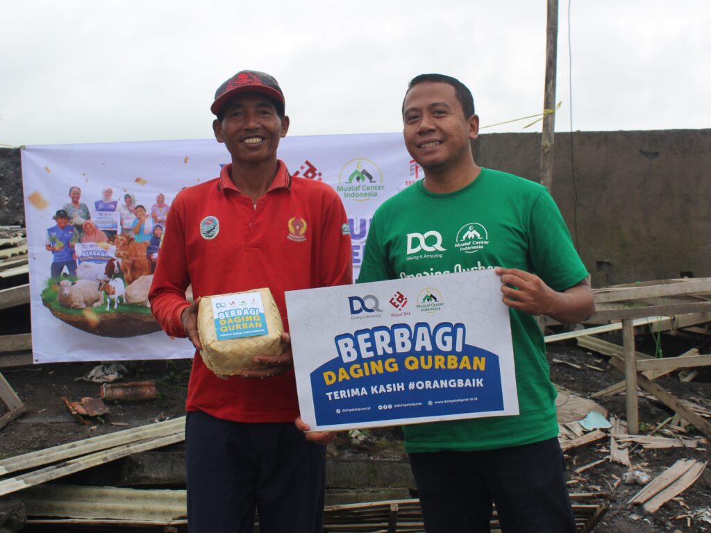 DQ Salurkan Amanah Qurban untuk 300 Warga di Lumajang