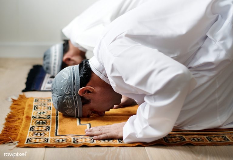 Bolehkah Imam Shalat Membaca Al Qur’an dengan Cepat?