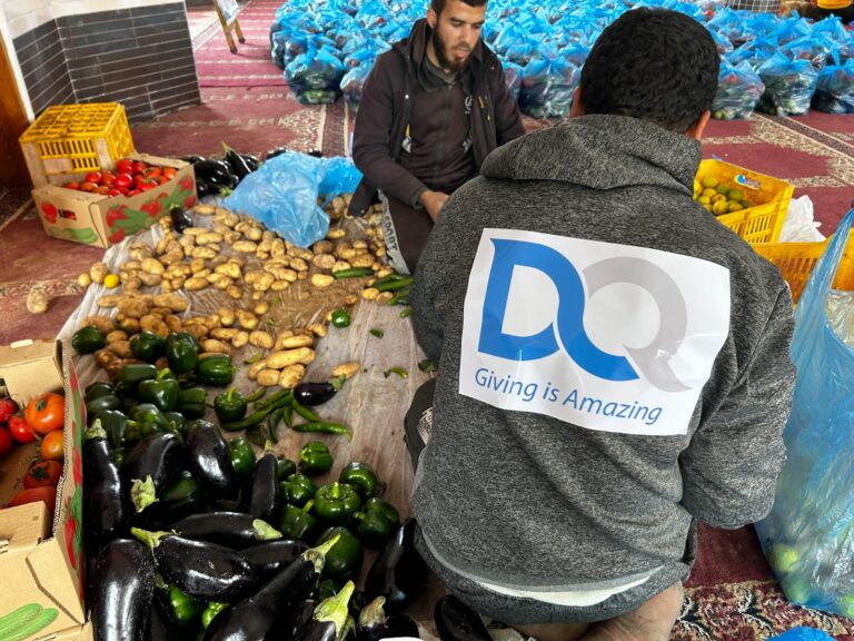 DQ Salurkan 300 Paket Bantuan Sembako Sayuran untuk Gaza Palestina
