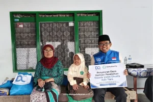 Foto Penyaluran Bantuan Pendidikan dan Kebutuhan Bulanan Adik Tiara