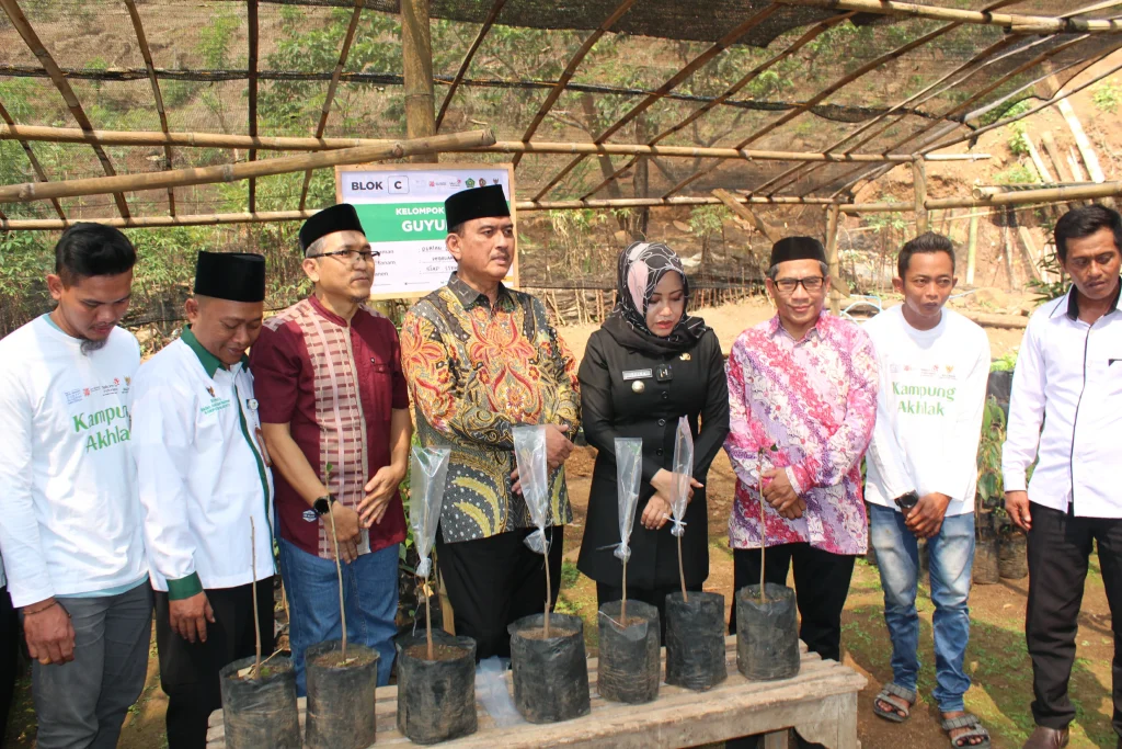 Peninjauan Pembibitan Durian