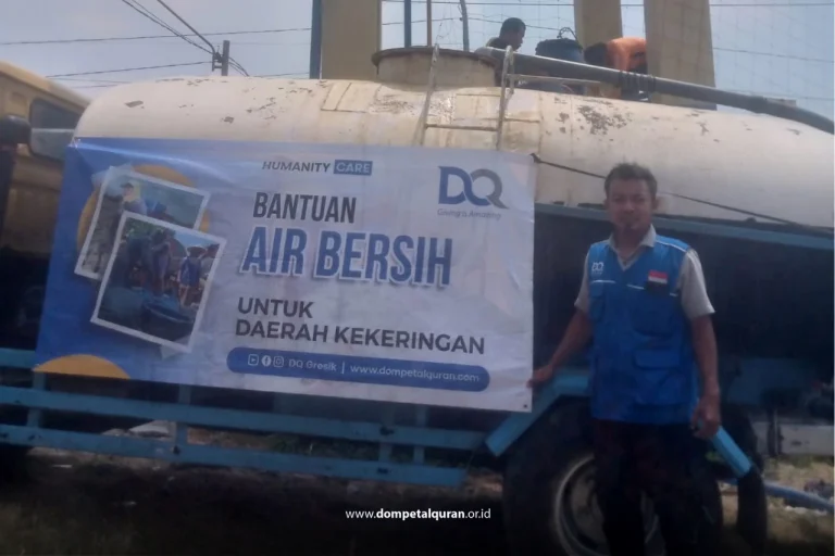 LAZ DQ Gresik Salurkan Bantuan 45 Ribu Liter Air Bersih untuk Warga di Dua Desa Wilayah Gresik