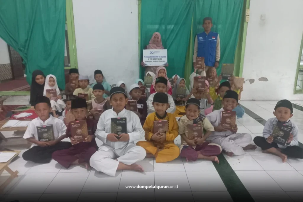 LAZ DQ Cabang Probolinggo Salurkan 50 Mushaf Al-Qur’an untuk TPQ Nurus Salam